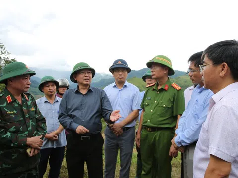 Phó Thủ tướng Hồ Quốc Dũng chỉ đạo 6 nhóm nhiệm vụ trọng tâm khắc phục sạt lở tại xã Ngọc Linh, Quảng Ngãi