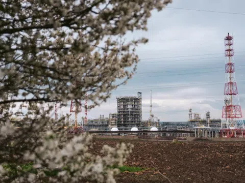 Bulgaria nhanh chóng hành động khi gã khổng lồ dầu Nga bị giáng đòn