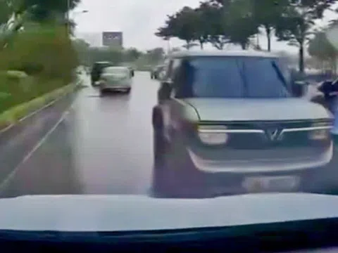 Xử phạt nữ tài xế ô tô đi ngược chiều trên đường Võ Chí Công