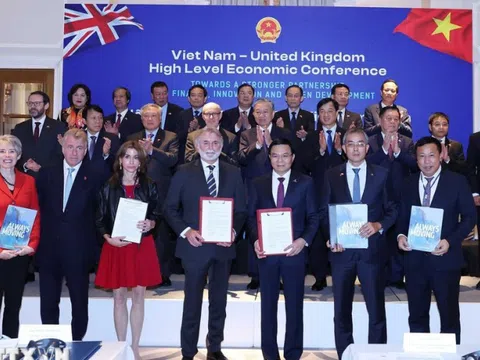 Phó Thủ tướng Thường trực Nguyễn Hòa Bình: Chính phủ Việt Nam luôn đồng hành cùng doanh nghiệp