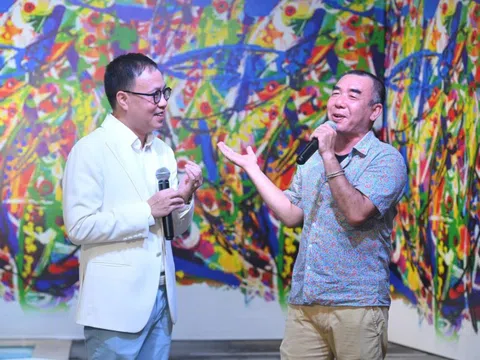 Nhà sưu tầm Phan Minh Thông 'bén duyên' cùng họa sĩ Đặng Phương Việt trong triển lãm 'Họa Cá'