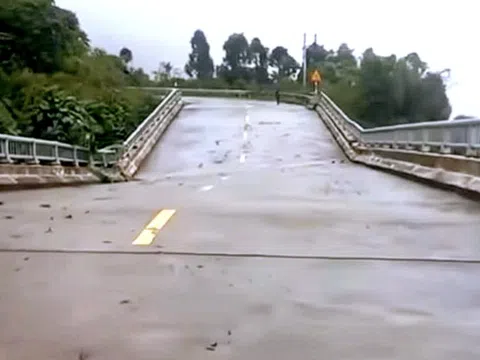Công bố tình huống khẩn cấp thiên tai gây hư hỏng cầu trên đường Hồ Chí Minh