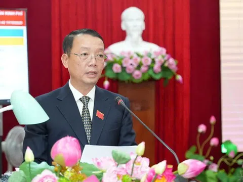 Phê chuẩn kết quả bầu, miễn nhiệm chức vụ Chủ tịch UBND thành phố Huế