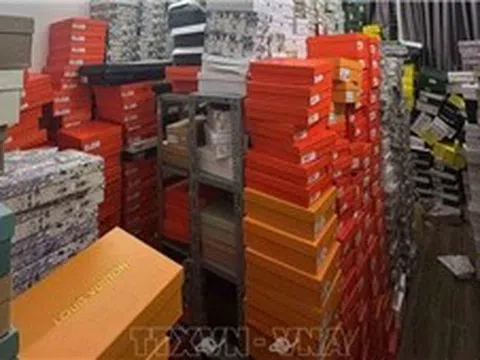Hà Nội phát hiện gần 6.000 sản phẩm giày dép giả nhãn hiệu nổi tiếng