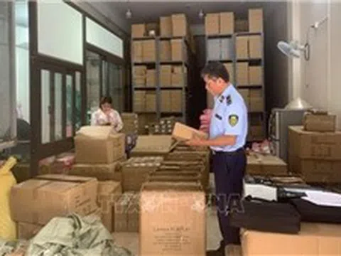 Hà Nội: Tạm giữ hơn 7.500 đôi giày dép giả mạo nhãn hiệu ZARA