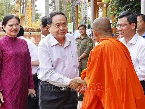 Chủ tịch Quốc hội Trần Thanh Mẫn dự Ngày hội Đại đoàn kết toàn dân tộc tại Cần Thơ