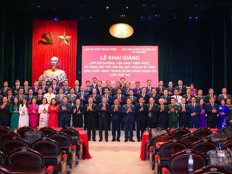 Xây dựng đội ngũ cán bộ bảo đảm phẩm chất, năng lực đáp ứng yêu cầu phát triển trong kỷ nguyên mới