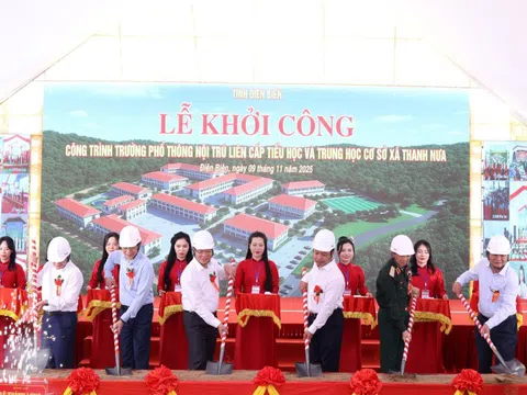 Phó Thủ tướng Lê Thành Long dự lễ khởi công "ngôi nhà thứ 2" của hàng ngàn học sinh vùng biên Điện Biên