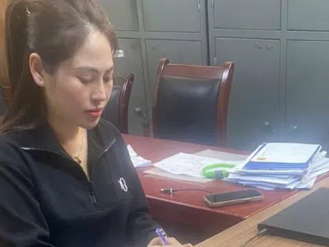 Người phụ nữ giả hồ sơ xác nhận giáo viên vay tiền ngân hàng ra đầu thú