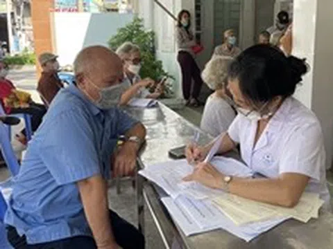 Người cao tuổi tại TP Hồ Chí Minh được khám sức khỏe định kỳ miễn phí hằng năm