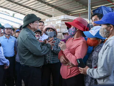Thủ tướng: Nỗ lực cao nhất hỗ trợ doanh nghiệp sau bão, không phân biệt doanh nghiệp Nhà nước hay tư nhân