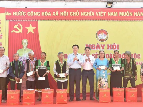 Phó Thủ tướng Mai Văn Chính dự ngày hội đại đoàn kết toàn dân tộc tại Khánh Hòa