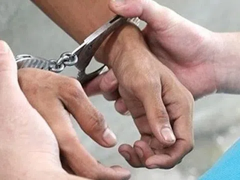 Bắt đối tượng nhậu say dùng chân đá người phụ nữ tử vong