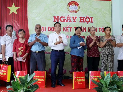 Phó Thủ tướng Lê Thành Long dự Ngày hội Đại đoàn kết toàn dân tộc tại An Giang