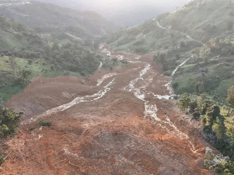 Quân đội lập sở chỉ huy tiền phương ứng phó với sạt lở núi ở Đà Nẵng