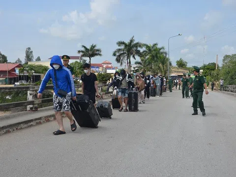 Cạm bẫy nơi xứ người và nước mắt ngày trở về