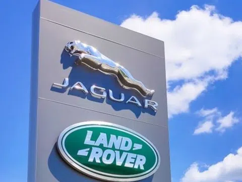 Tấn công mạng 5 tuần, Jaguar Land Rover (JLR) hạ dự báo lợi nhuận 2026 về 0%, dòng tiền âm 3,4 tỷ USD