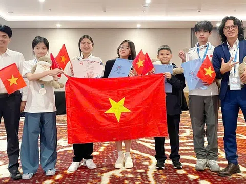 Học sinh Việt Nam giành 5 huy chương tại Olympic Vật lý Trẻ Thế giới 2025