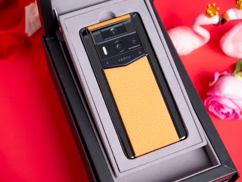 Nam doanh nhân tiết lộ lý do chọn Vertu tặng bạn gái ngày Valentine