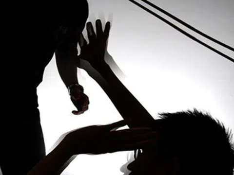 Xử lý nam thiếu niên 15 tuổi dùng hung khí dọa đánh cha dượng
