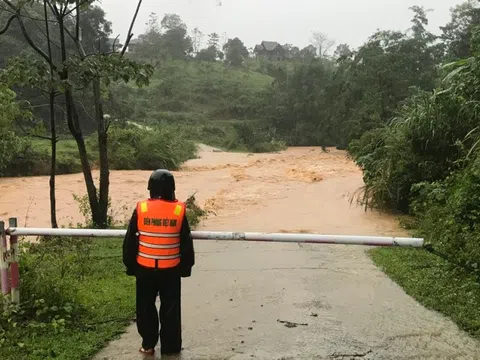 Quảng Trị: Hơn 1.400 hộ bị ngập, nhiều tuyến giao thông chia cắt, một người mất tích