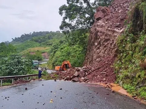 Tập trung ứng phó mưa lũ, đặt nhiệm vụ bảo đảm an toàn tính mạng cho Nhân dân lên trên hết, trước hết
