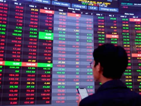 VN-Index điều chỉnh hơn 10% từ đỉnh, P/E về vùng 10 lần mở ra cơ hội tích lũy đón sóng nâng hạng