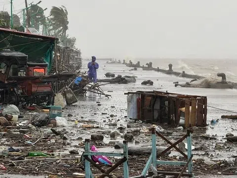 Chủ tịch nước và Thủ tướng Chính phủ gửi điện thăm hỏi về thiệt hại do bão tại Philippines