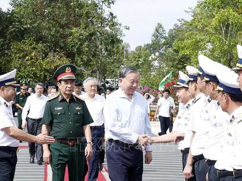 Tổng Bí thư Tô Lâm thăm, làm việc tại Vùng 5 Hải quân