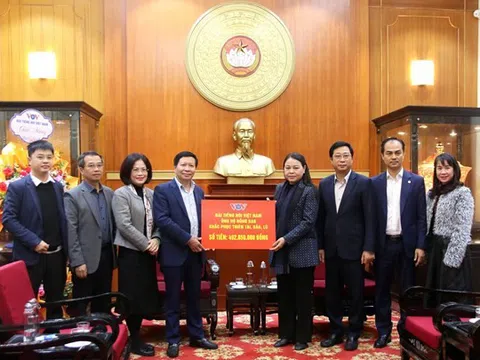 Trên 1.387 tỷ đồng đăng ký ủng hộ đồng bào vùng lũ qua Ban Vận động cứu trợ Trung ương