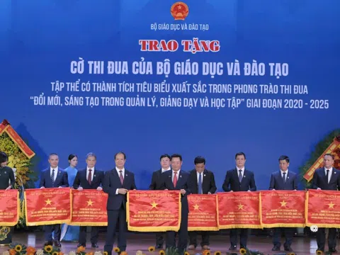 Thi đua đổi mới sáng tạo, đưa giáo dục phát triển bền vững