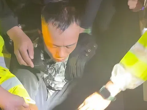 Bắt nghi phạm hiếp dâm, thủ dao nhọn trong người