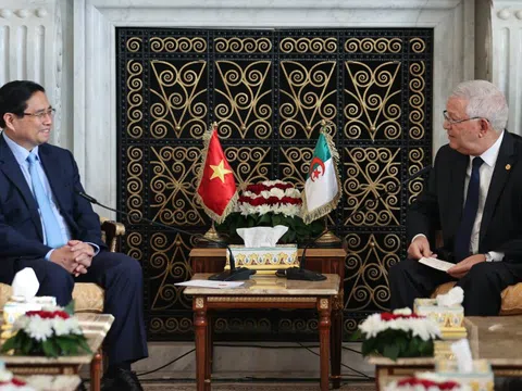 Thủ tướng Phạm Minh Chính hội kiến Chủ tịch Hội đồng Dân tộc Algeria
