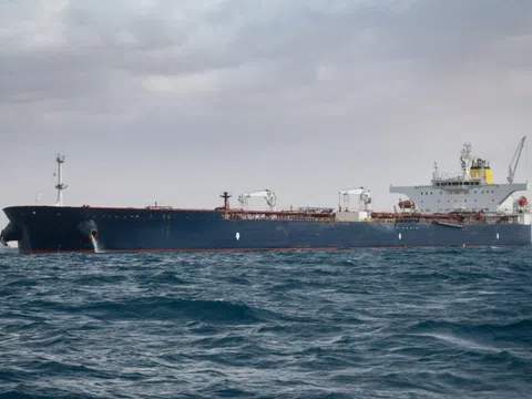 Đòn trừng phạt của Mỹ khiến 48 triệu thùng dầu Nga mắc kẹt giữa biển khơi