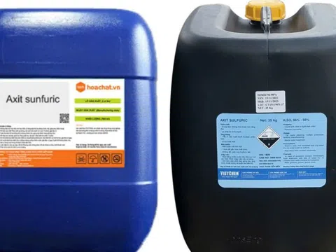 100 can axit sunfuric bị lũ cuốn trôi, công an phát cảnh báo nguy hiểm