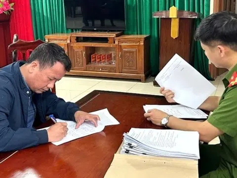 Nguyên cán bộ địa chính xã bị khởi tố, bắt tạm giam vì nhận hối lộ