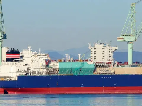 Động thái đáng chú ý của tàu nghi thuộc “hạm đội bóng tối” Nga gần Biển Đỏ