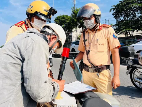 Quy định mới: Cá nhân vi phạm hành chính có thể bị cưỡng chế khấu trừ 30% lương và 50% thu nhập