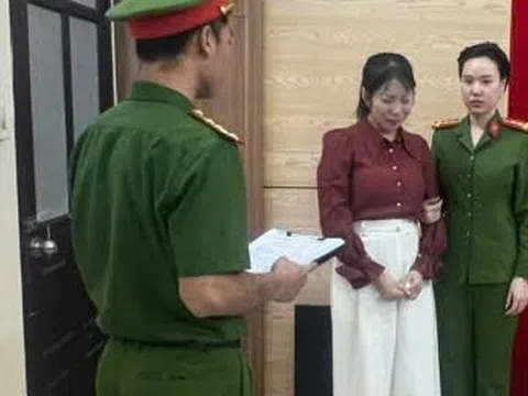 Bắt nguyên phó giám đốc phòng giao dịch của một ngân hàng