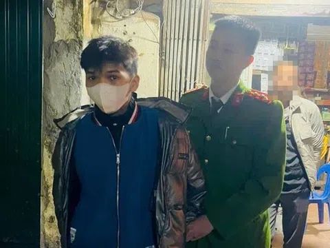 Đối tượng cướp giật điện thoại bị bắt khi đang tẩu tán tang vật ở Cầu Diễn