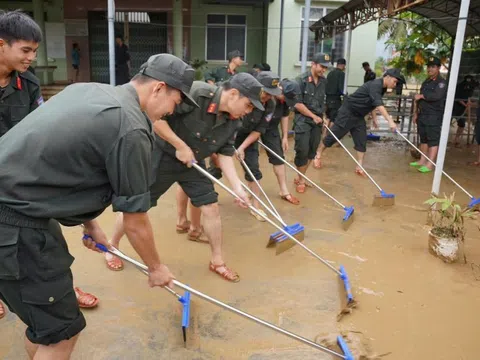 Tập trung khắc phục hậu quả, khôi phục sản xuất kinh doanh, ổn định đời sống Nhân dân sau mưa lũ