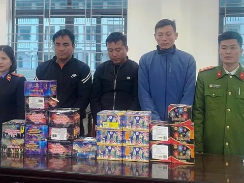 Bị bắt vì mua bán, tàng trữ pháo nổ dịp cận Tết