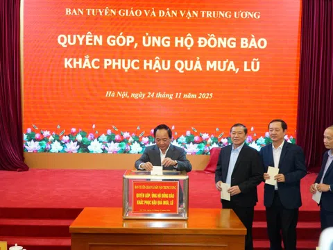 Ban Tuyên giáo và Dân vận Trung ương quyên góp, ủng hộ đồng bào các địa phương vùng lũ