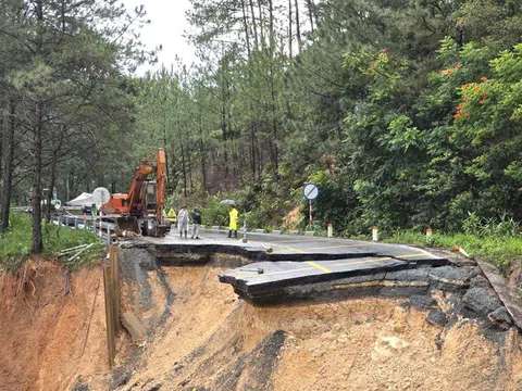 Bộ Xây dựng công bố tình huống khẩn cấp, khẩn trương khắc phục hư hỏng đèo Mimosa