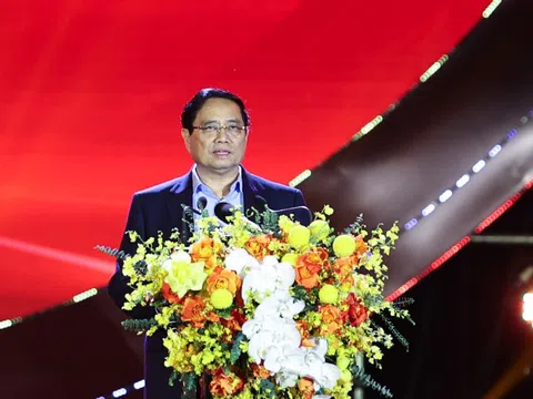 Thủ tướng kêu gọi chung sức đồng lòng, đồng cam cộng khổ, chia sẻ với đồng bào miền Trung