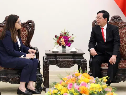 Phó Thủ tướng Hồ Quốc Dũng tiếp Bộ trưởng Ngoại giao và Kiều dân Palestine