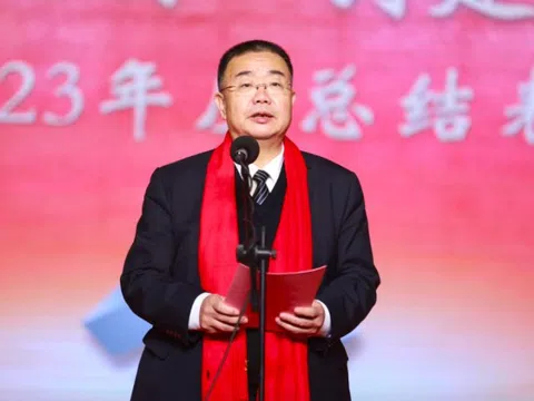 Cổ phiếu tăng 33% ngay ngày đầu IPO, ông chủ 56 tuổi này trở thành tỷ phú ngành nhôm