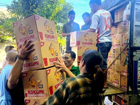 Masan Group sẻ chia cùng miền Trung: Hơn 124 tấn hàng thiết yếu được trao đến bà con vùng lũ