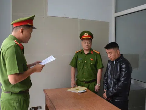 Lập đơn khống chiếm đoạt tiền hàng của công ty, một nhân viên bị khởi tố