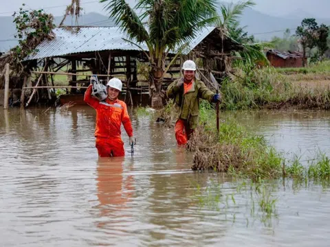 Điện lực miền Trung đã cấp điện trở lại cho 99,81% khách hàng sau mưa lũ